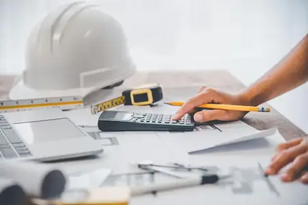 Planificación técnica de obra civil con equipo profesional
